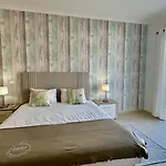Antonieta - Private Pool - 10 Guests - * אלבופיירה